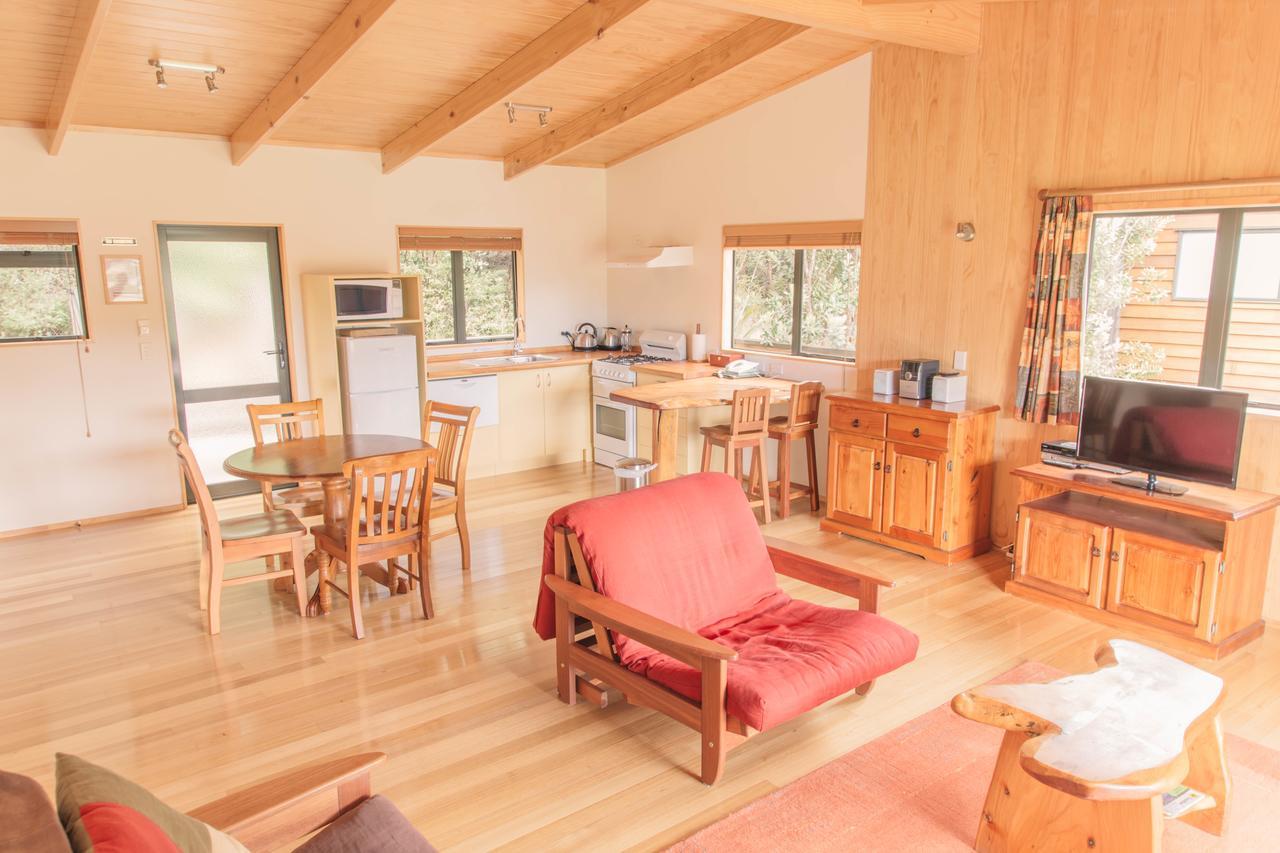 Tangiaro Retreat Villa Port Charles Kültér fotó